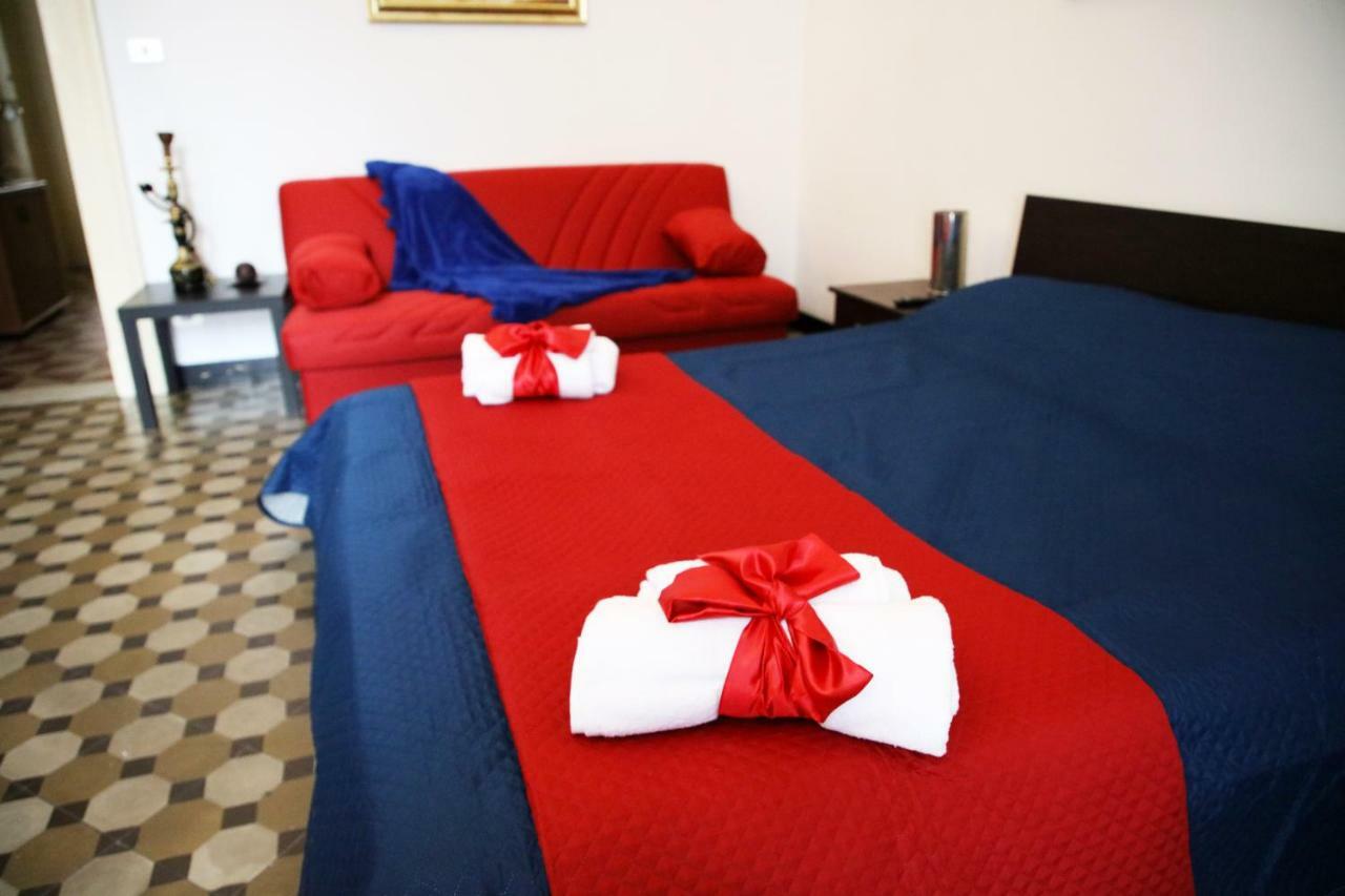 Pitagora House Hotel ตารันโต ภายนอก รูปภาพ